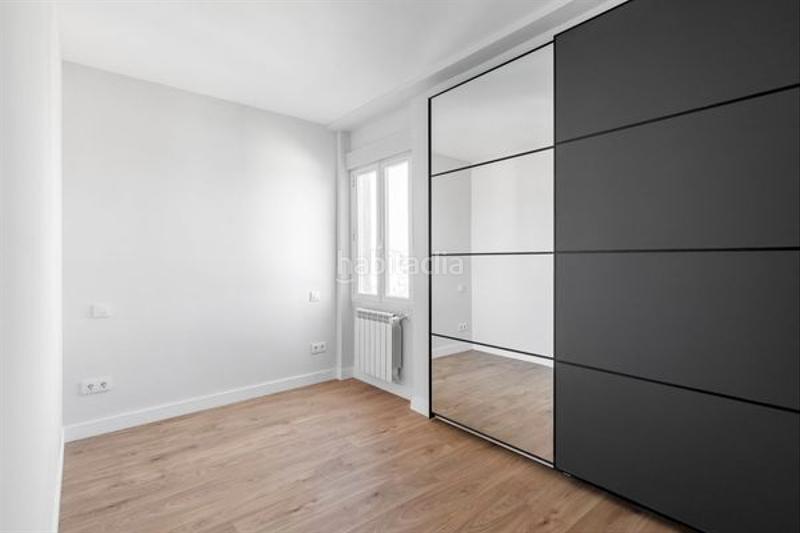 Foto bef8533b-e75a-4f33-b20e-57779d59e322. Piso en Numancia Madrid