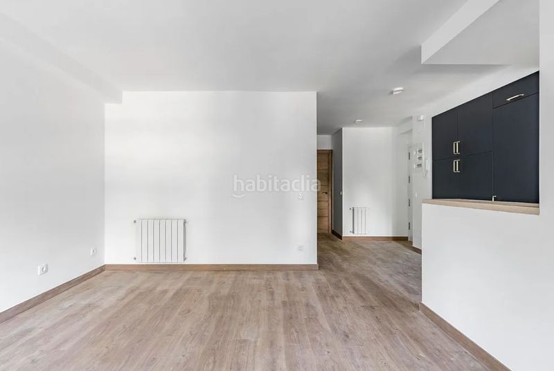 Foto e876f0e1-6e1e-4ab2-9baa-ae7be8f80c1e. Piso en Pinar del Rey Madrid