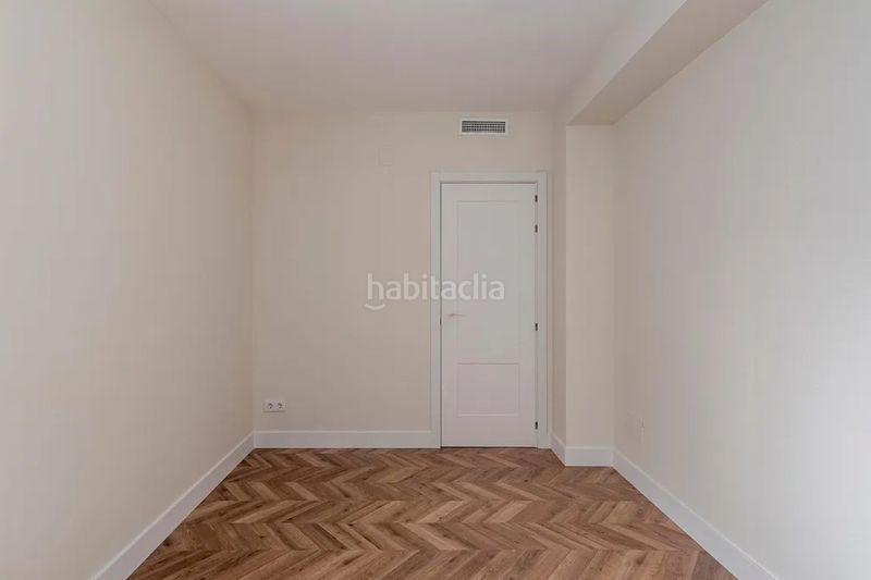 Foto a84ab10a-e3d7-42cb-86d2-88bf36f34c33. Pis amb calefacció a Almendrales Madrid