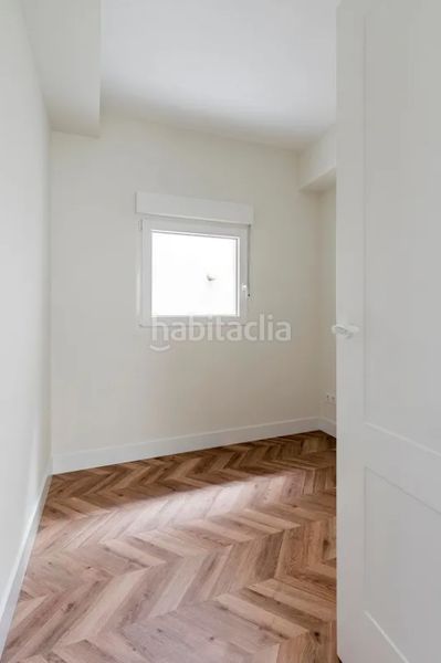 Foto d3f9d164-a066-40d7-b12c-7f4b8a59bb0d. Pis amb calefacció a Almendrales Madrid