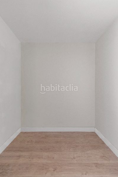 Foto b0fd8b07-7261-4c3e-8914-93225c895f9e. Pis amb calefacció a Amposta Madrid