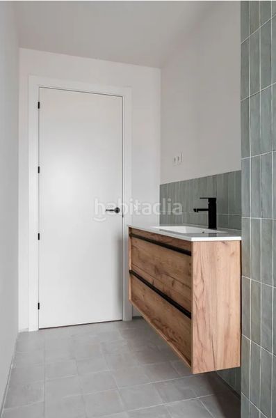Foto df834e8c-3541-4ca6-b8bf-9b880008ed06. Piso en Ventas Madrid