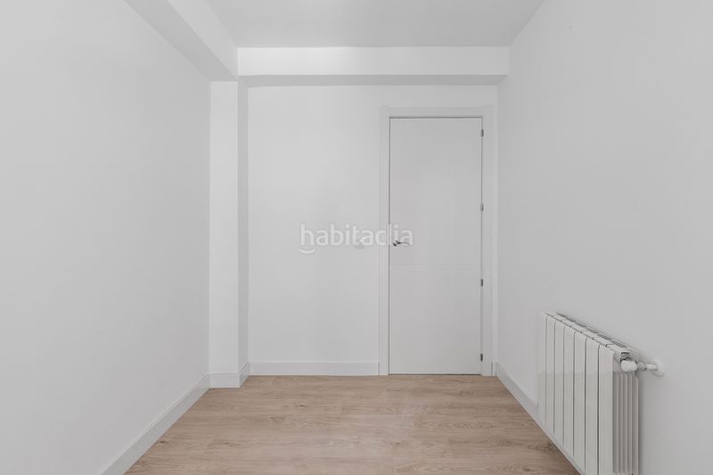 Foto 69b6795a-ccf1-43c3-a024-dc07567ca935. Piso en Pavones Madrid
