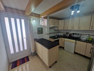 Casa a Gran vía de la manga 6. Vivienda en bajo en urb. babilonia detras restaurante marea