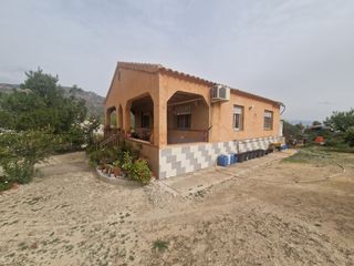 Masía  N/a. Casa legalizada en  ricote con luz y agua potable.