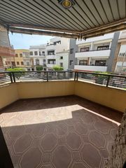 Etagenwohnung in Alhama de Murcia Ciudad. Piso amplio en venta en el centro de alhama de murcia con garaje