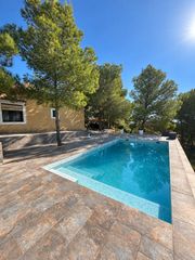 Chalet  Calle calle mayor. Vivienda independiente con parcela de 2.446 m2, piscina y vistas