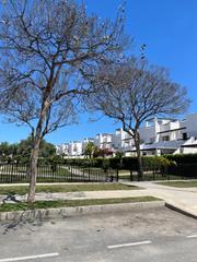 Pis a Bulevar central de las cañadas 37. Planta baja con jardín en condado de alhama  3 dormitorios y ter