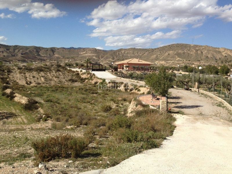 Foto 9f3e7001-a721-4105-9a17-e5d17739f81f. Casa amb piscina a Abanilla