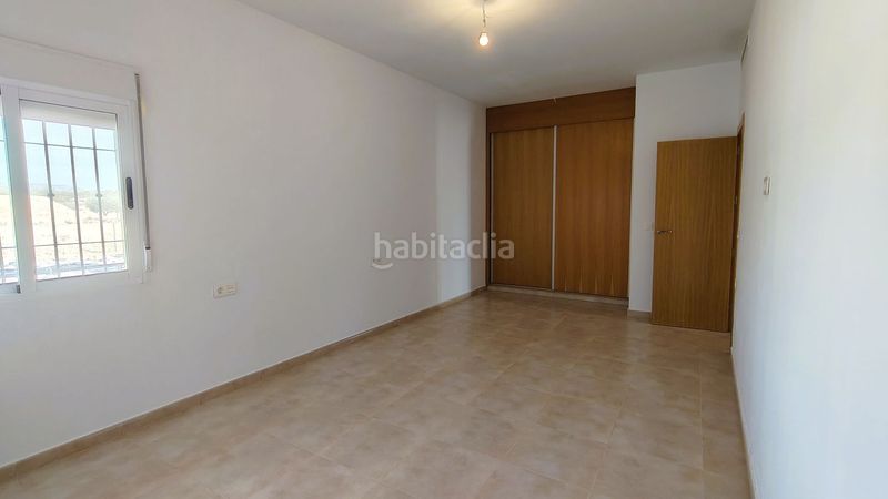 Foto c03389a0-8b4d-449b-bb11-2223993440bd. Casa amb piscina a Abanilla