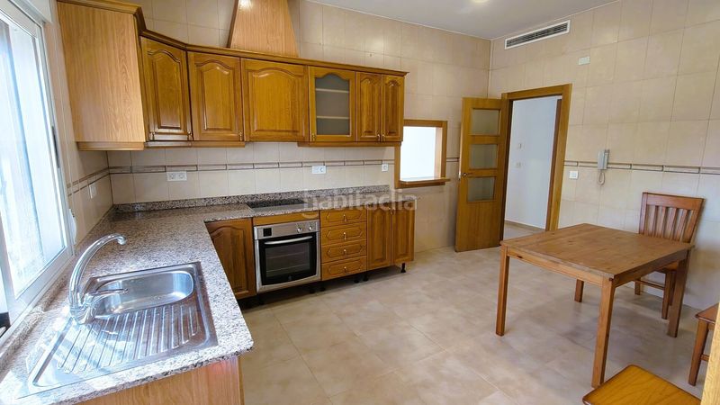 Foto f6080048-368d-4a1f-a24d-3a037b1a031e. Casa amb piscina a Abanilla