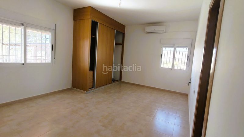 Foto f65360cc-da7e-4936-9635-978645f7f203. Casa amb piscina a Abanilla