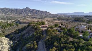 Casa a Abanilla. Casa de campo para reformar con amplio terreno en entorno rural