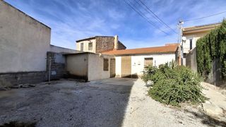 House en Abanilla. Casa con zona exterior en el centro de mahoya, abanilla