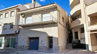 Haus in Abanilla. Vivienda de dos plantas en el centro de abanilla