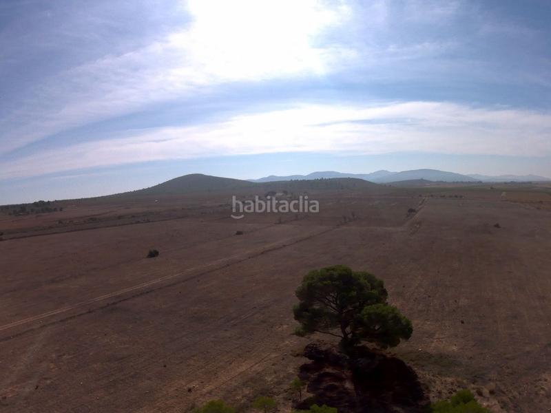 Foto cb035fb9-ddb8-450e-9864-68fef783a6f8. Finca rústica a Yecla