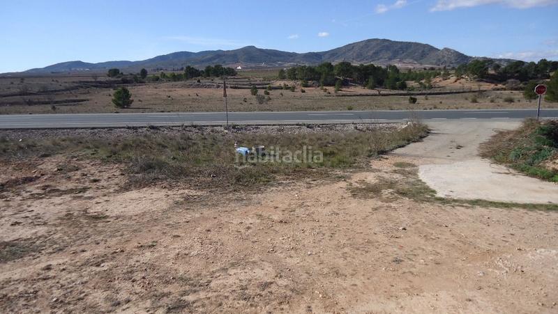 Foto f98f0630-8f61-4c3a-bab6-6c4fed6cfc98. Finca rústica a Yecla