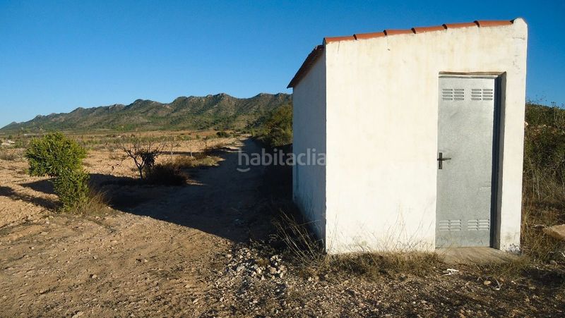 Foto f1fc0178-bfc7-4b8c-9f3e-67d0596307a1. Finca rústica a Yecla