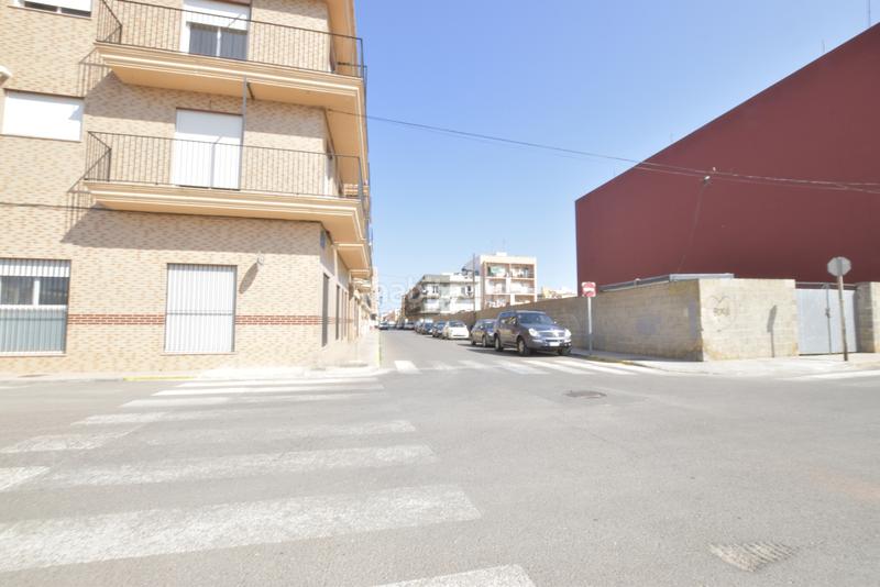 Foto 04a95b67-2f6e-49d5-8db3-454c1dd37713. Terreno residencial saca el arquitecto que llevas dentro en Rafelbunyol