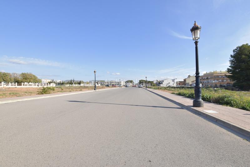 Foto 45b6ee50-6f48-41c7-b423-82681fc8f516. Terreno residencial saca el arquitecto que llevas dentro en Rafelbunyol