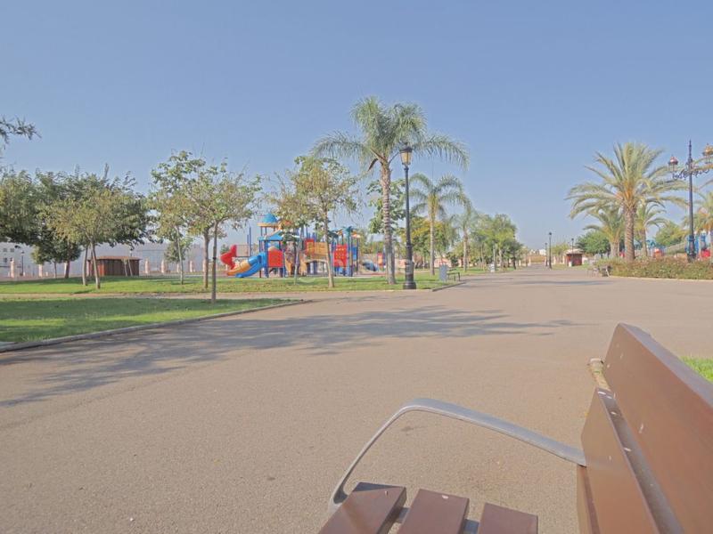 Foto c20c8c58-2413-4191-a1a8-075ba5927a99. Terreno residencial saca el arquitecto que llevas dentro en Rafelbunyol