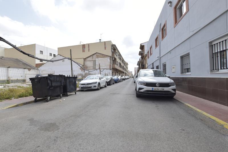 Foto ca93d2b3-ccb1-4645-81a2-e81db66d46d1. Aparcament cotxe a Puçol ciudad Puçol