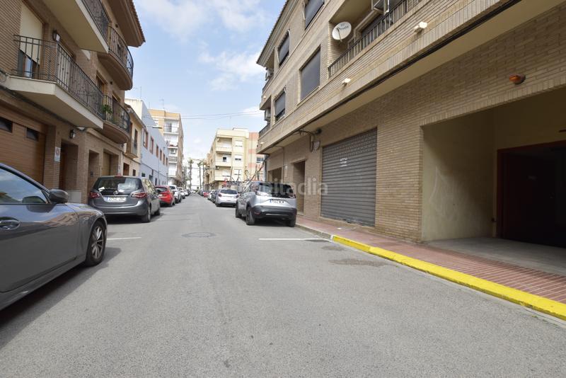 Foto f524b8e2-3e8b-4524-974f-c000a45d15e6. Aparcament cotxe a Puçol ciudad Puçol