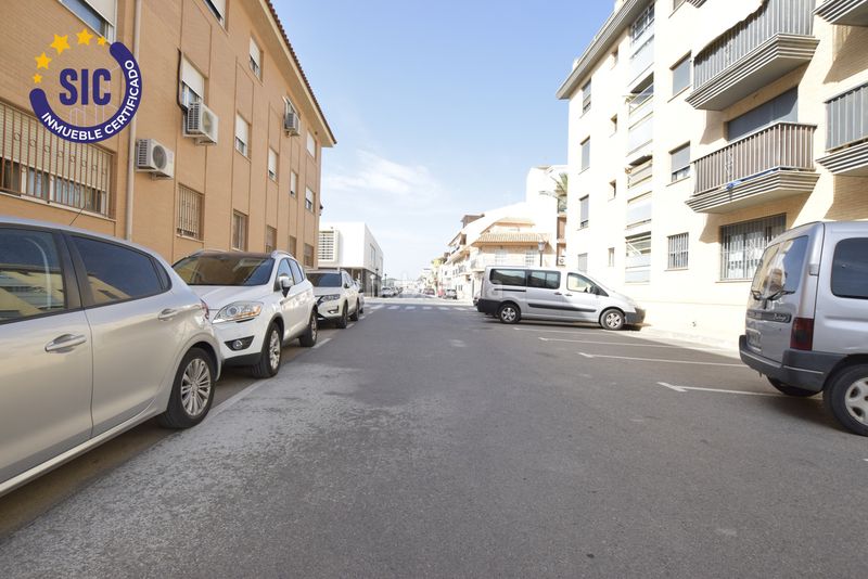 Foto 84599938-4f01-4fe4-b678-5238008932da. Parking coche tu garaje y trastero en Rafelbunyol