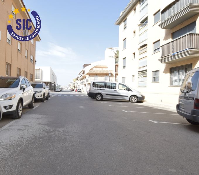 Foto c6b82012-7b86-4898-967b-5e539a5834c9. Parking coche tu garaje y trastero en Rafelbunyol