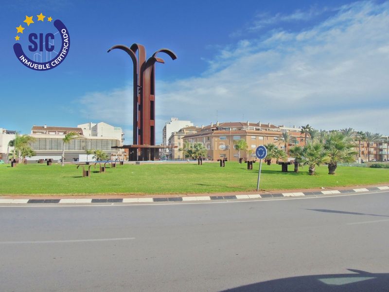 Foto 2013e62a-7b2a-4a8d-aaa8-b02746bd897a. Aparcament cotxe a Rafelbunyol