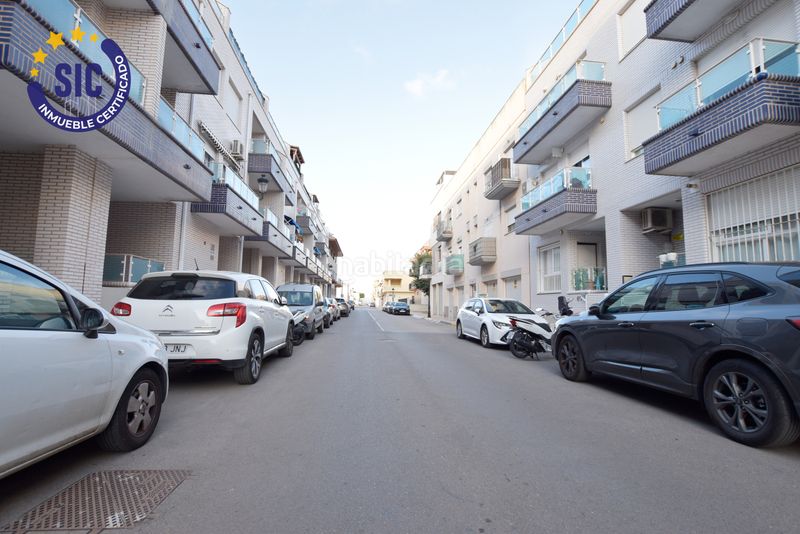 Foto abb4d1c4-9220-46eb-bf69-88fc97cc355c. Aparcament cotxe a Rafelbunyol