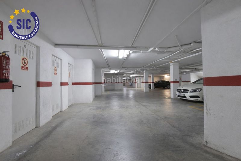 Foto b710bd68-570a-4951-ab08-b678b2eef636. Aparcament cotxe a Rafelbunyol