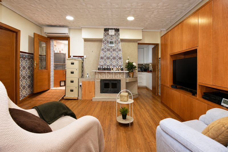 Foto 63a0a4ac-9a6e-43ff-a1a0-2ed3750d7778. Casa un edificio a precio de vivienda en Massamagrell