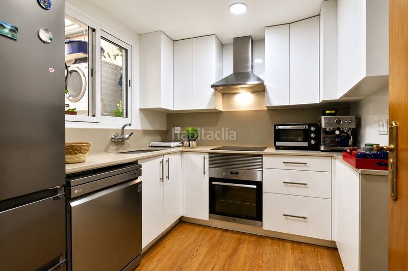 Foto 6a45679b-afd5-4bc2-aabb-940921d3b92a. Casa un edificio a precio de vivienda en Massamagrell