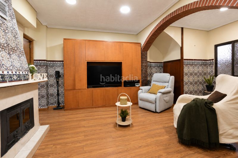 Foto 93cb7dcb-7c79-47a8-96eb-409db5a6d8f6. Casa un edificio a precio de vivienda en Massamagrell