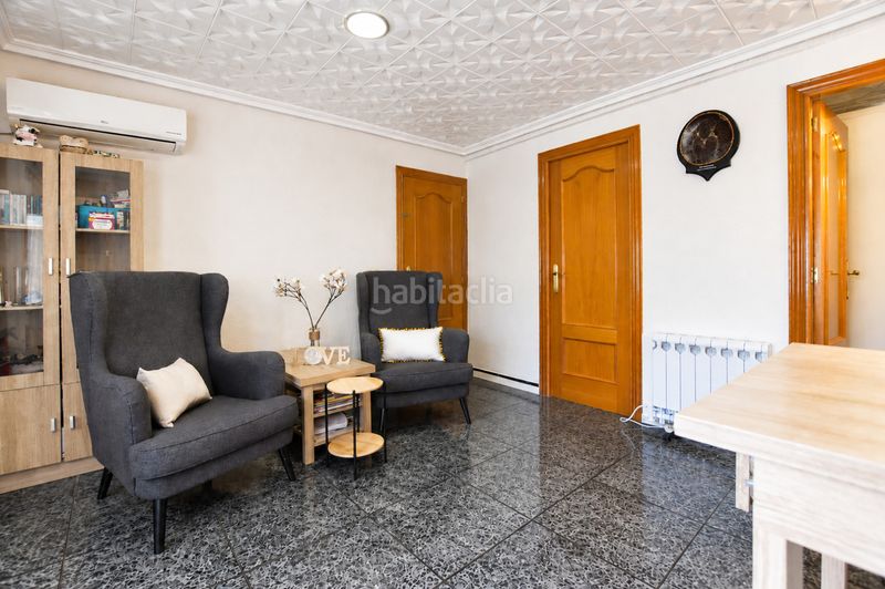 Foto 9b98c5ea-0b60-403e-8bcd-9d478f88a3a9. Casa un edificio a precio de vivienda en Massamagrell