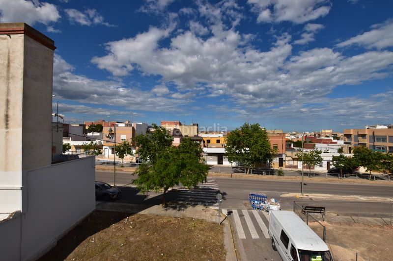 Foto ebd6670f-73f3-4b58-b568-4ac49803896d. Casa un edificio a precio de vivienda en Massamagrell