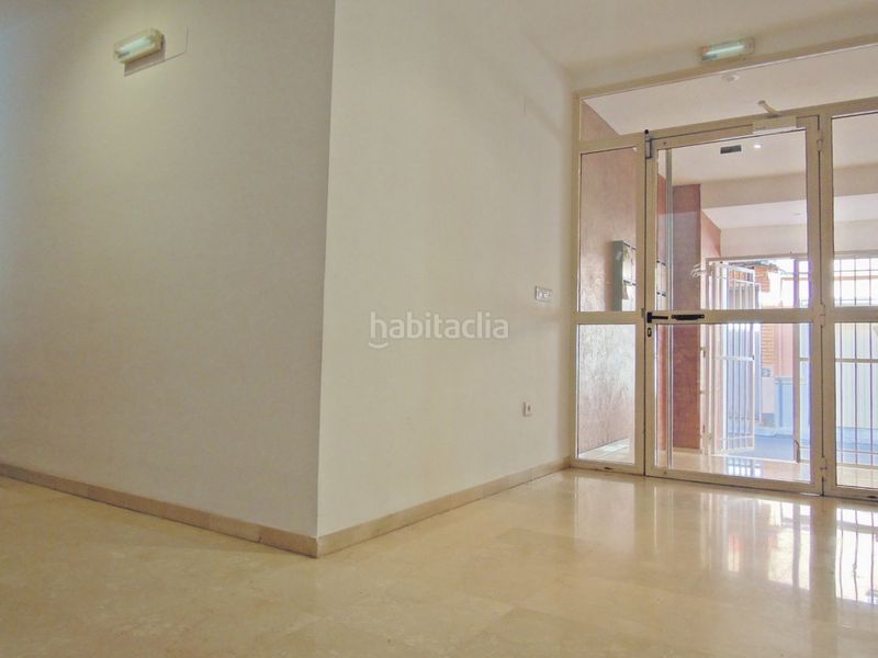 Foto f813493d-22bc-4d93-8ab9-d4f6a7c6e143. Piso planta baja familiar en Rafelbunyol