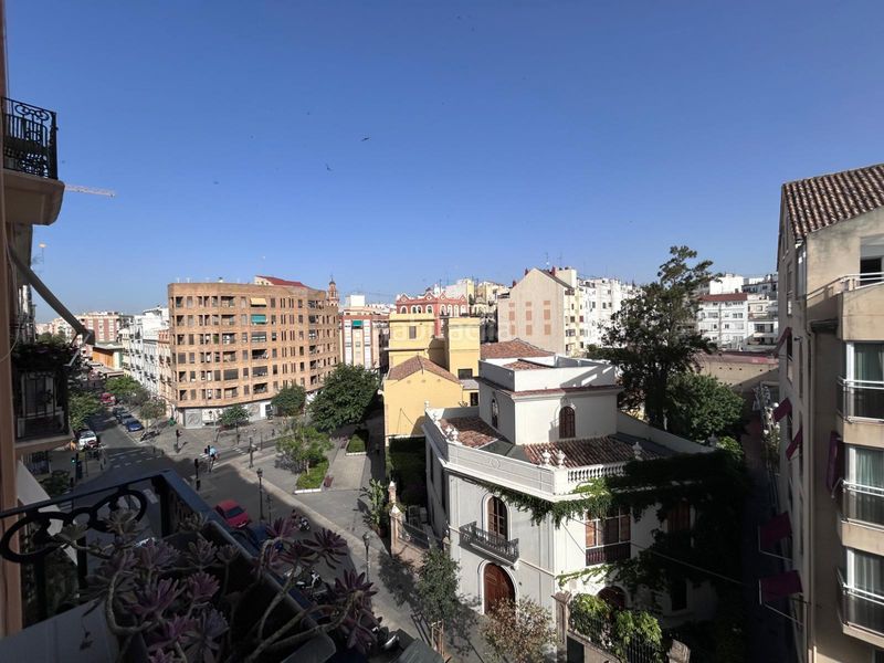 Foto d24c3b42-6bf6-4a60-ae62-356b085a334a. Rent flat in Russafa Valencia