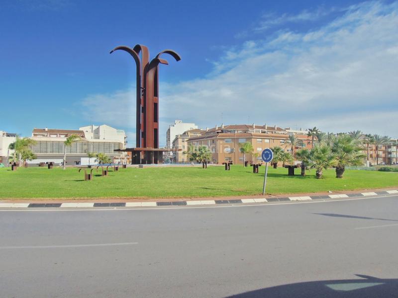 Foto df6f12ae-1b10-40a7-b066-d272d1eab3a6. Terreny residencial a Rafelbunyol
