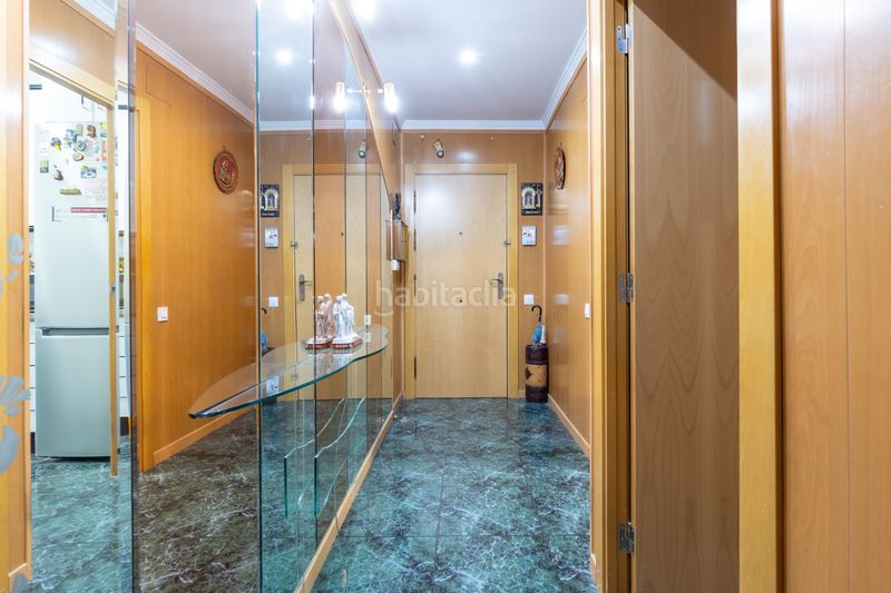 Foto f87b1115-f214-48e8-8488-b42495426f33. Piso en Roc Blanc Terrassa