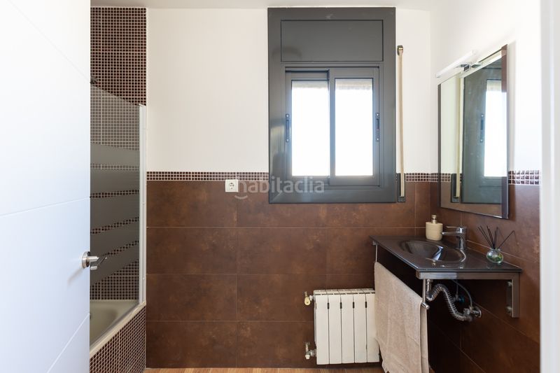 Foto 4a7cb617-aa48-40da-ab5b-b151f068f281. Àtic amb calefacció a La Maurina Terrassa