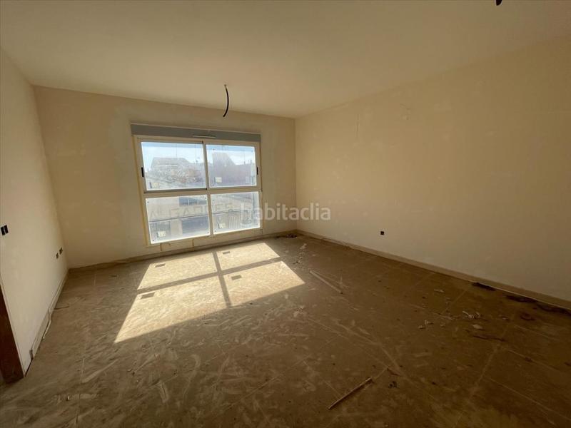 Foto 6ffcbfda-2fe6-43a2-8603-8b45bc30c292. Edifici a picassent 7 a Benifaió