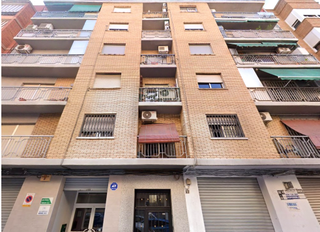 Pis a Poeta serrano clavero 10. Piso ocupado en valencia