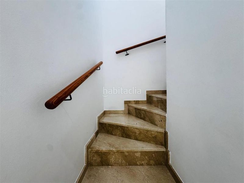 Foto 05b98542-d067-4daa-8683-36165bbe226c. Casa adossada amb piscina a Cometa Calp