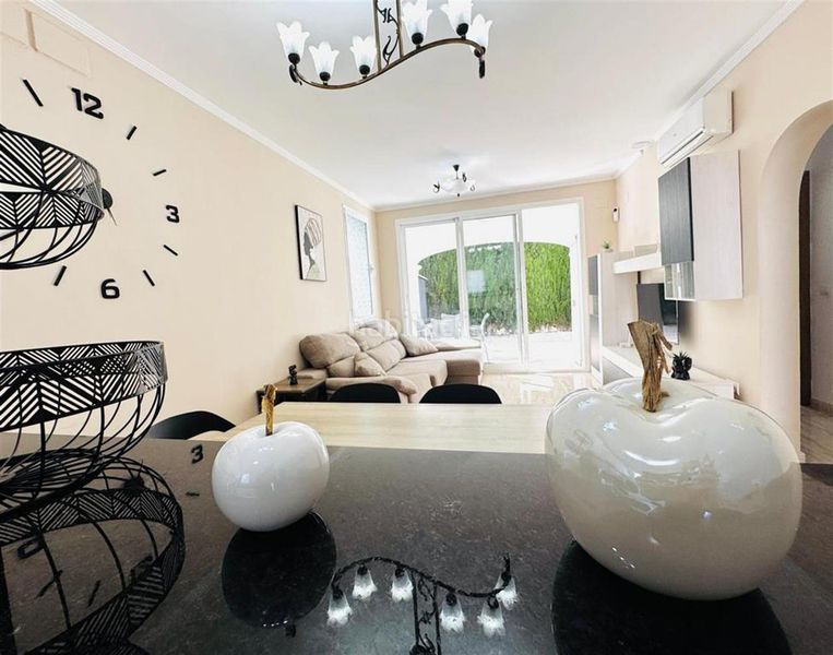 Foto 30de38ae-3602-4d8e-b801-e5e7ce9d510e. Casa adossada amb piscina a Cometa Calp