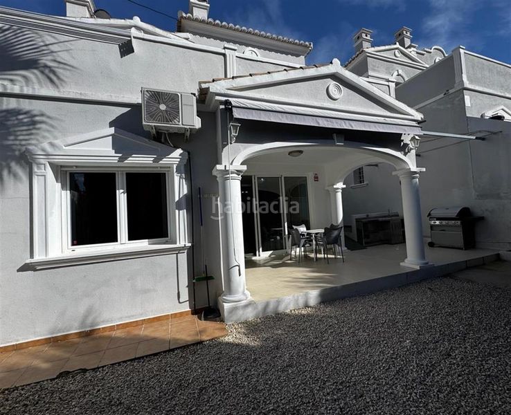 Foto 73438a3e-be23-4d46-913f-628095db8988. Casa adossada amb piscina a Cometa Calp