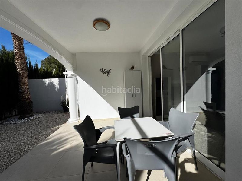 Foto 8e9373d0-7e43-426a-bfb8-b3bf98a63649. Casa adossada amb piscina a Cometa Calp