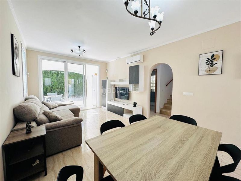 Foto f2f571c1-99c3-484c-bc00-d64851c63a85. Casa adossada amb piscina a Cometa Calp