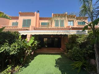 Reihenhaus in Golf Bahía